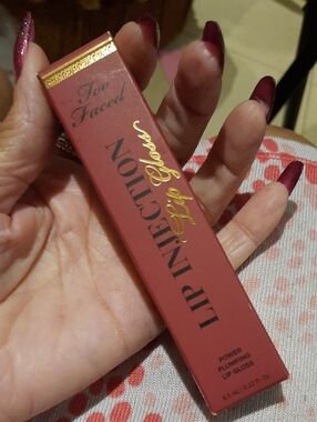 NIB TOO FACED LIP 💋 INJECTION LIP GLOSS POWER PLUMPING "WANNA PLAY?" +  🎁